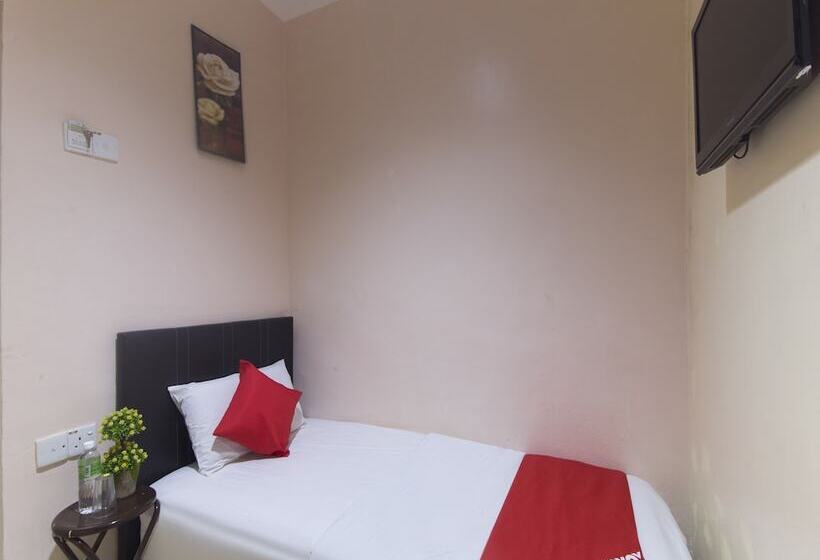 Отель Centrepoint