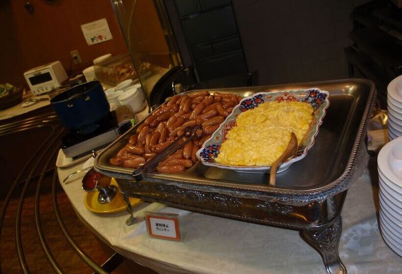 Отель Crown Hills Okaya