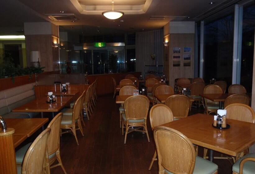 Отель Crown Hills Okaya