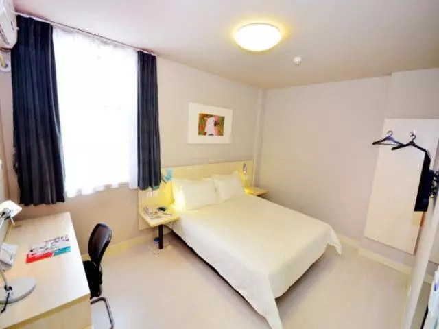 ホテル Jinjiang Inn Wuhan Optics Valley Avenue Gaoxiner Road
