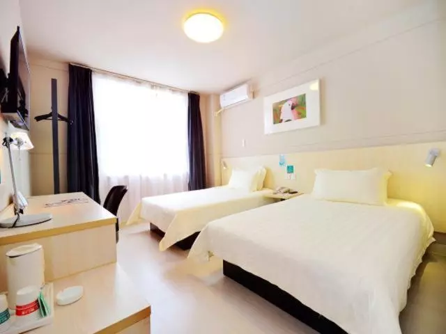 ホテル Jinjiang Inn Wuhan Optics Valley Avenue Gaoxiner Road