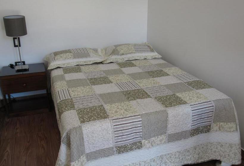 בית מלון כפרי Qasikay Selva Lodge