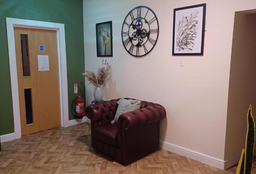 Hotel The Renishaw Rooms