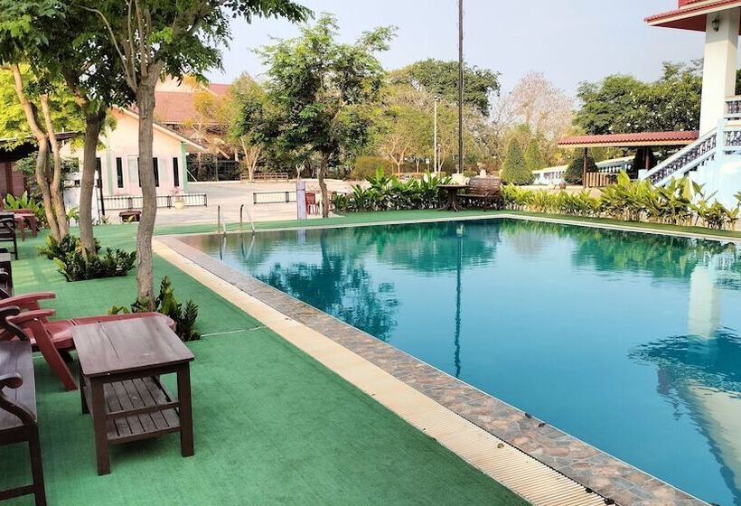 فندق Toh Buk Seng Ayutthaya