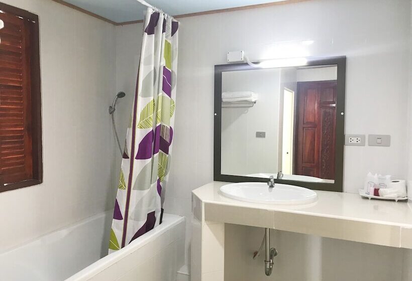 فندق Toh Buk Seng Ayutthaya