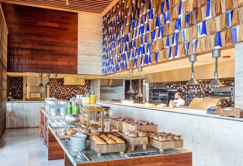 אתר נופש The Club At Solaz Luxury Villas