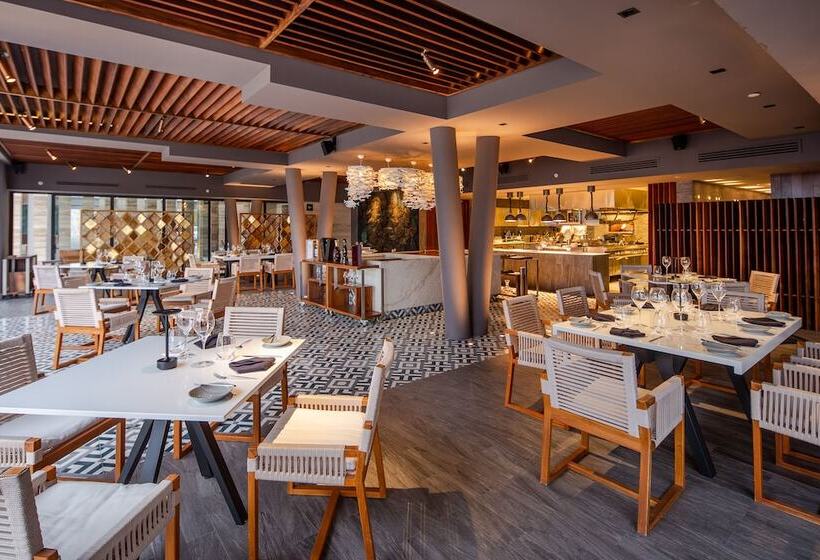 אתר נופש The Club At Solaz Luxury Villas