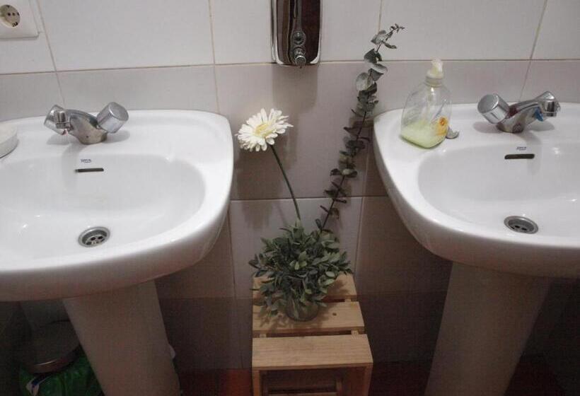 Общежитие Las Huellas De Cameros