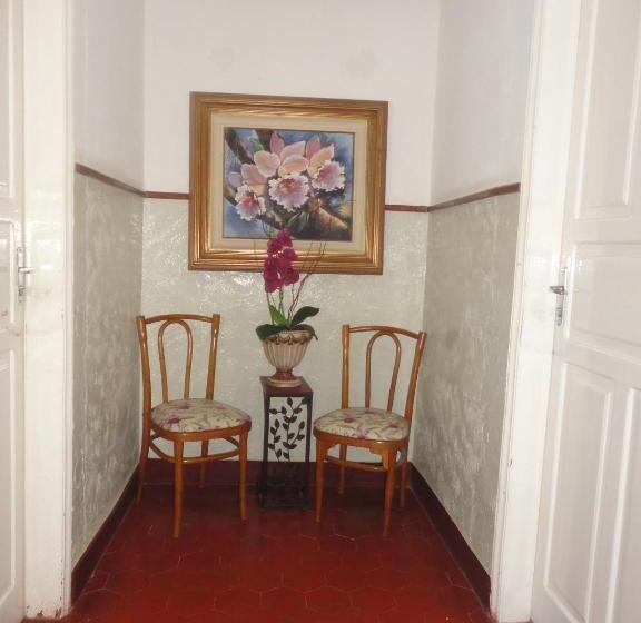 Отель Aimores Palace