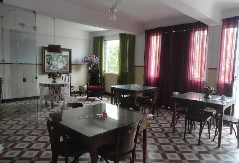 Отель Aimores Palace