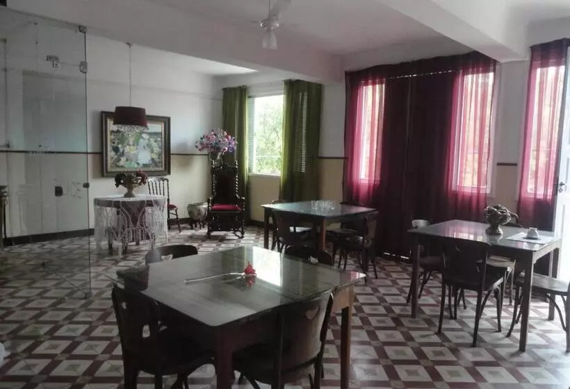 ホテル Aimores Palace