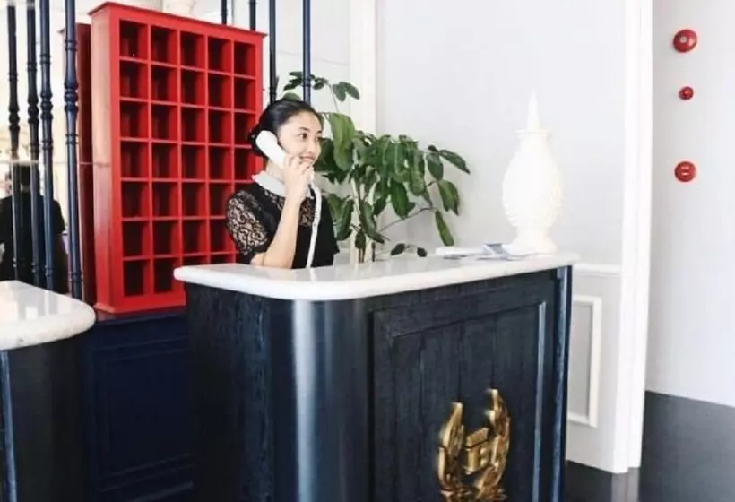 Hotelli Brava Suites By Zia  Surabaya