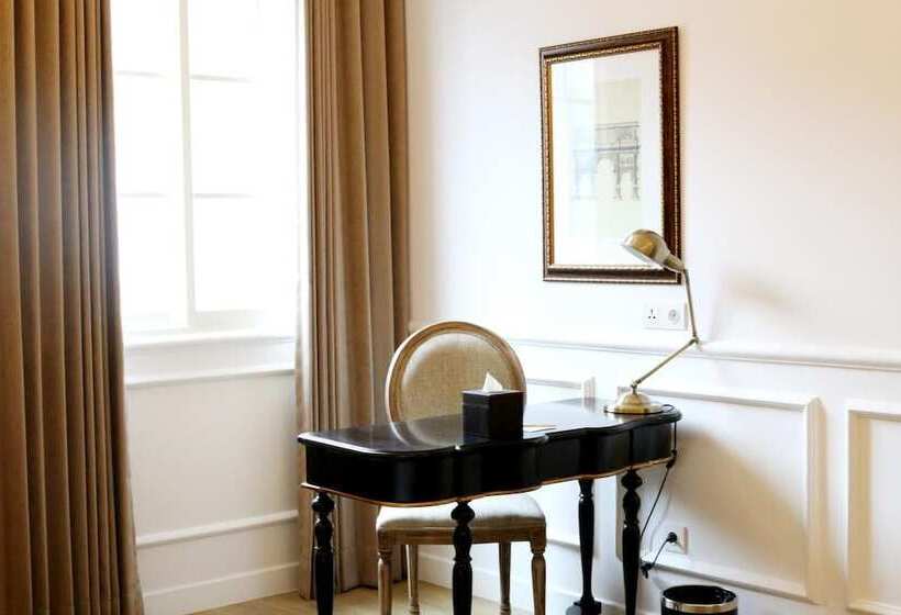 בית מלון כפרי Brava Suites By Zia  Surabaya