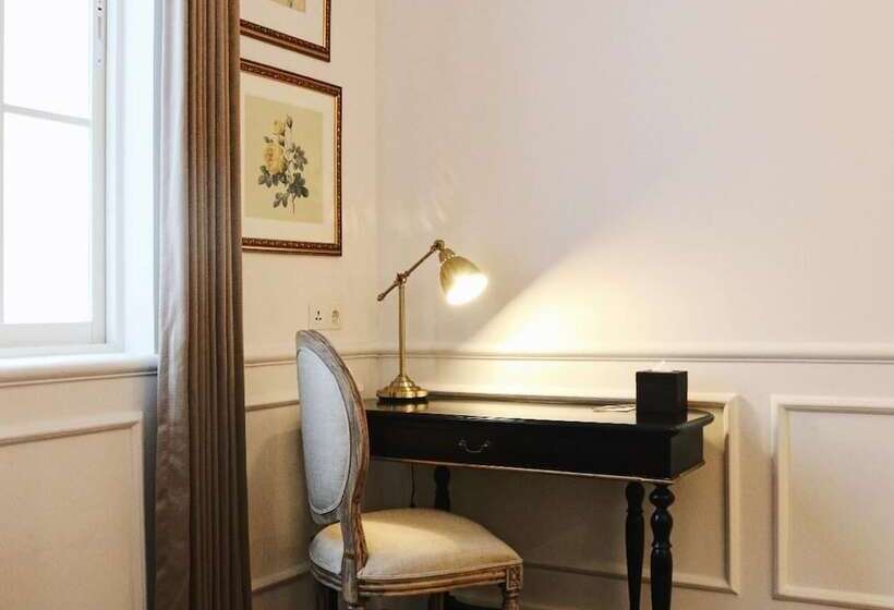 בית מלון כפרי Brava Suites By Zia  Surabaya