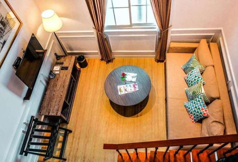 בית מלון כפרי Brava Suites By Zia  Surabaya