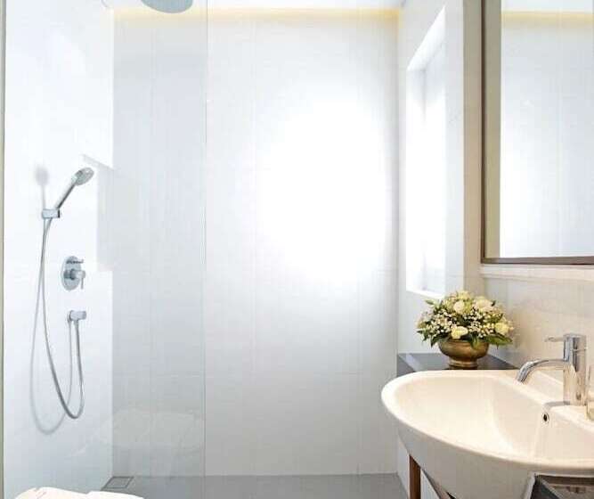 בית מלון כפרי Brava Suites By Zia  Surabaya