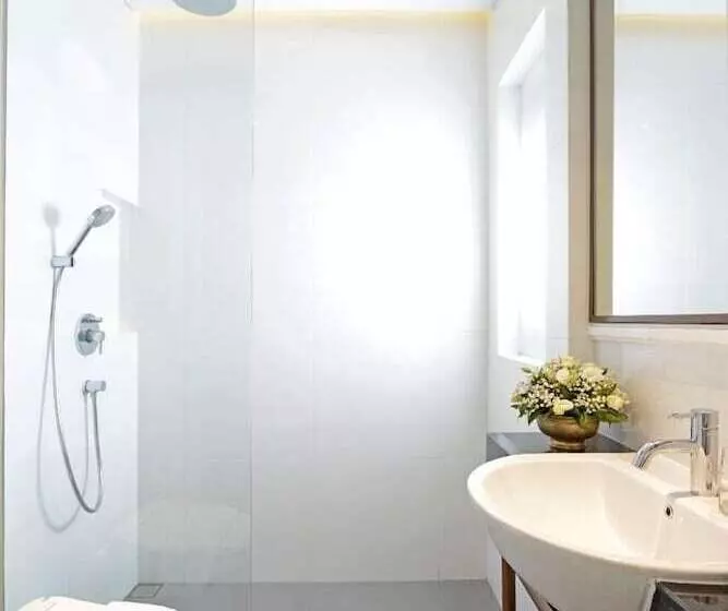 Hotelli Brava Suites By Zia  Surabaya