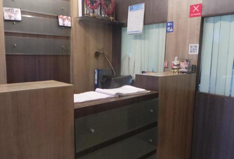 هتل Charu Comforts