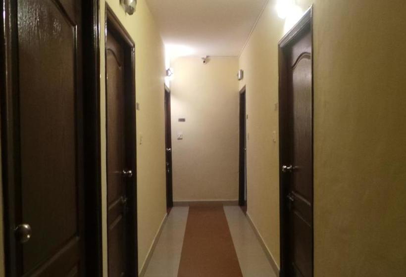 هتل Charu Comforts