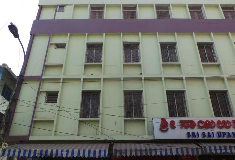 هتل Charu Comforts