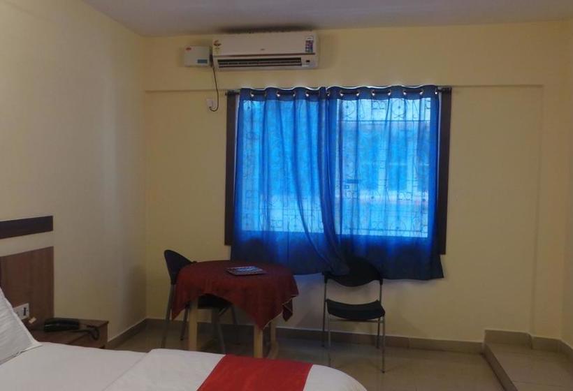 هتل Charu Comforts