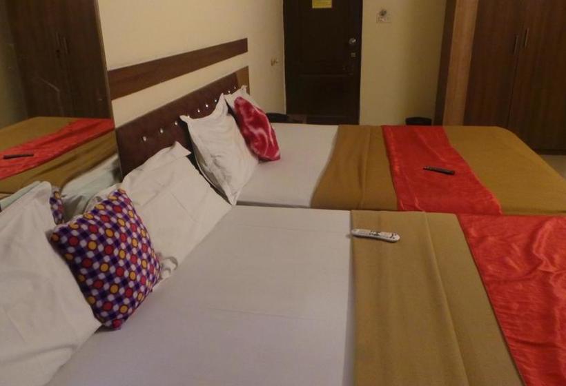 هتل Charu Comforts