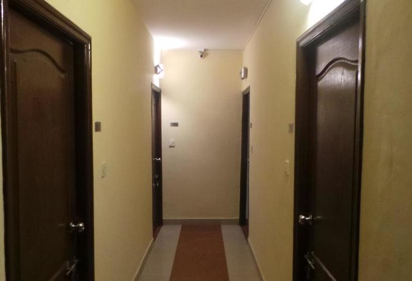 هتل Charu Comforts