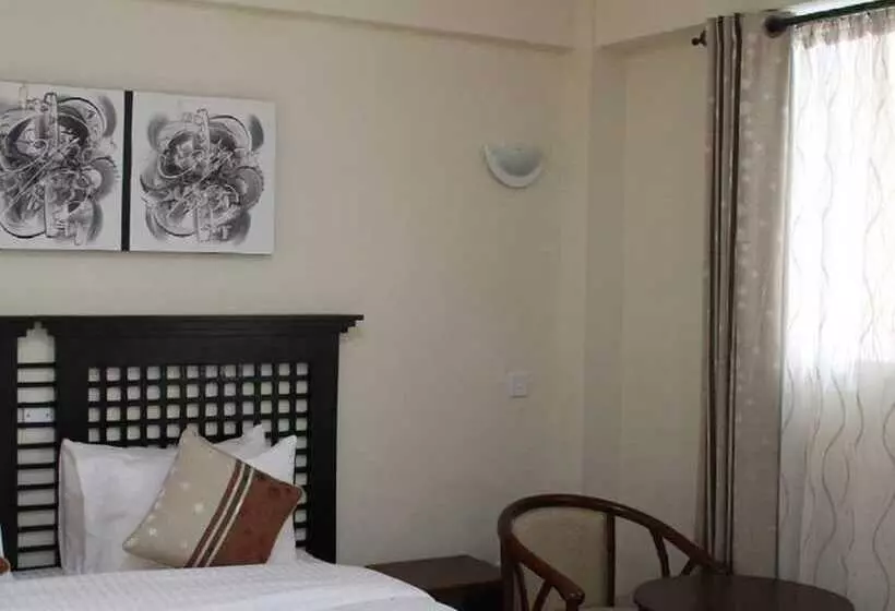 هتل Cranes Suites