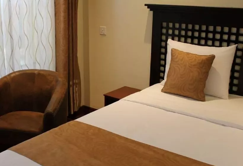 هتل Cranes Suites