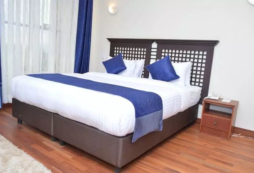 هتل Cranes Suites