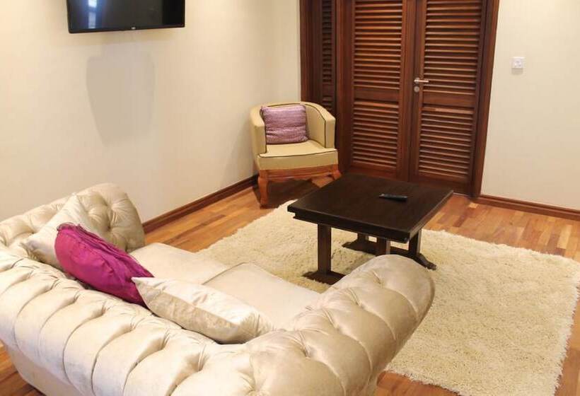 هتل Cranes Suites