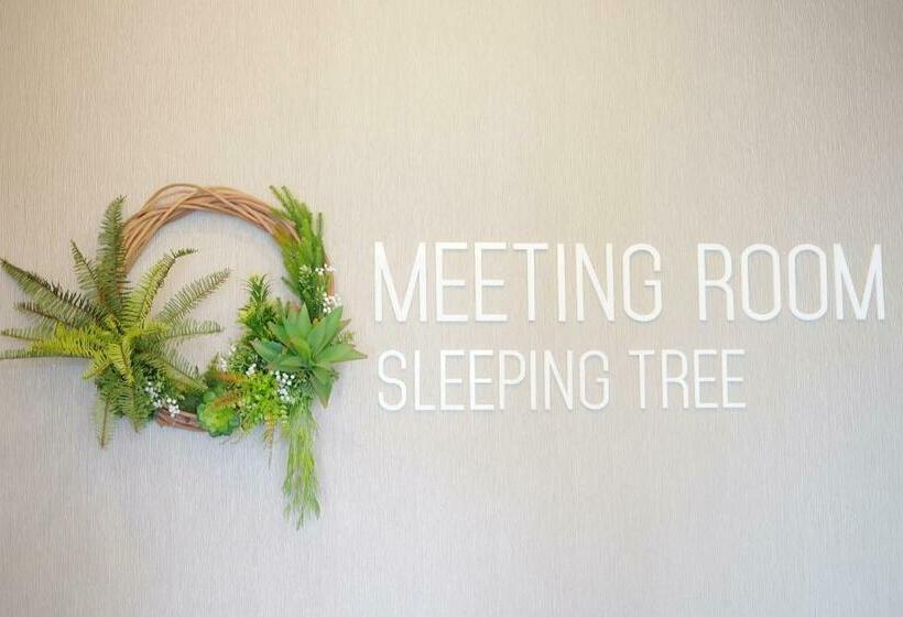 Hotel Sleeping Tree