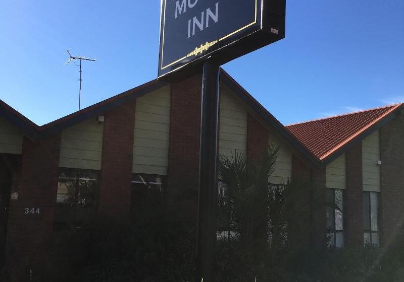 모텔 Melton Motor Inn And Apartments