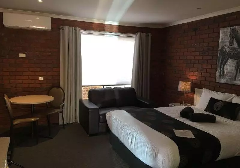 モーテル Melton Motor Inn And Apartments