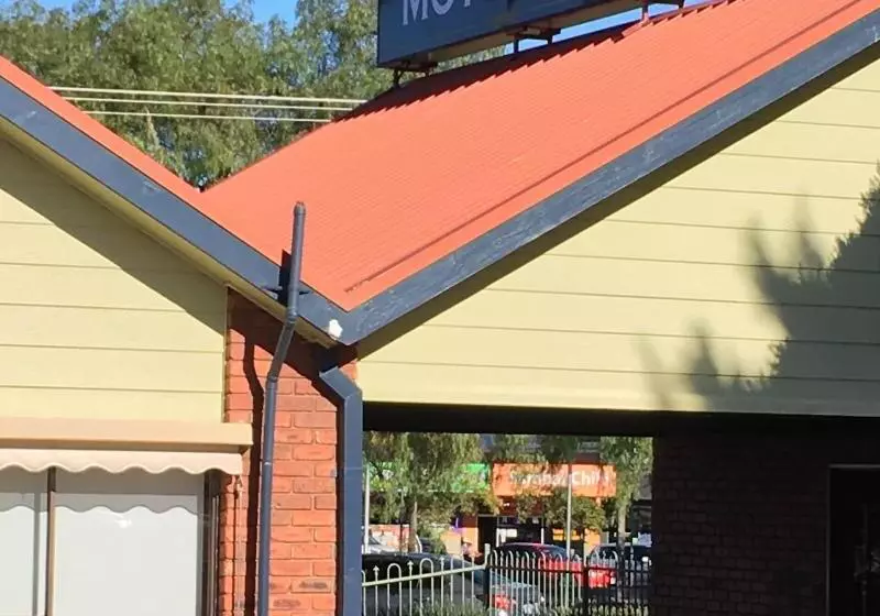 モーテル Melton Motor Inn And Apartments