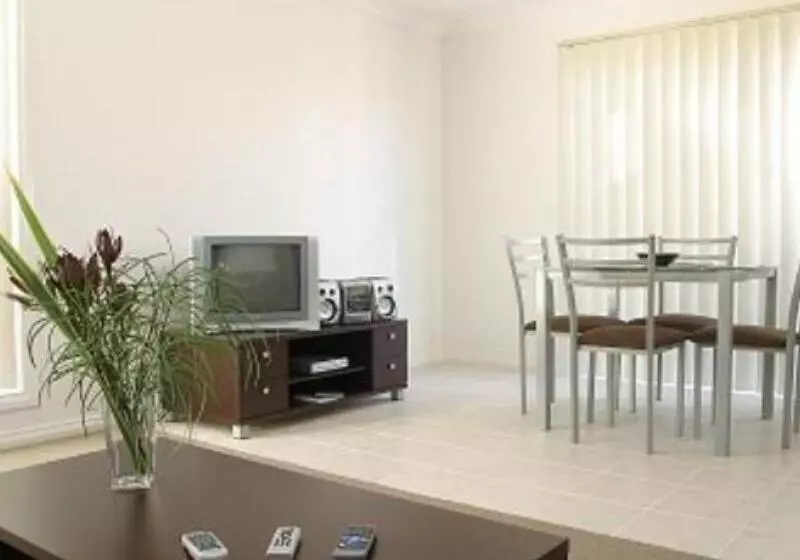 モーテル Melton Motor Inn And Apartments