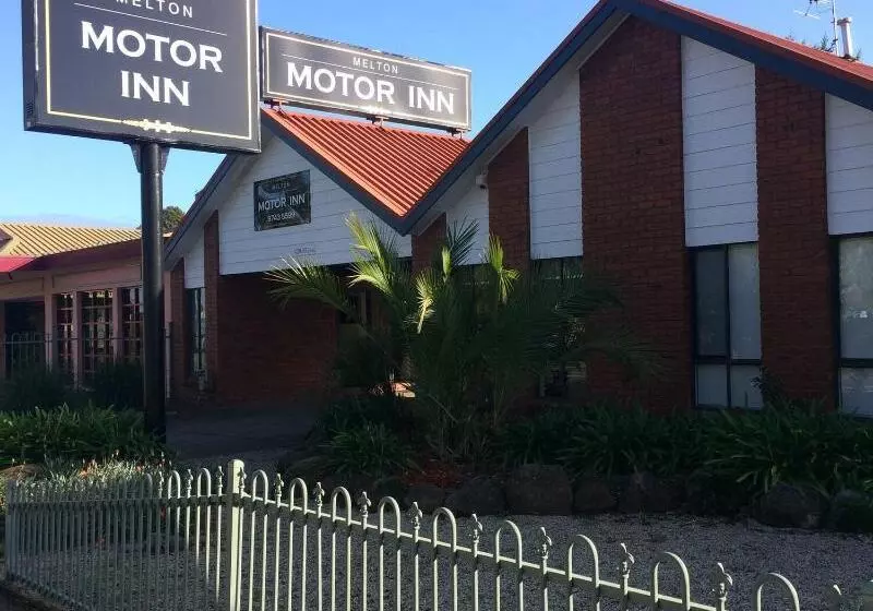 モーテル Melton Motor Inn And Apartments