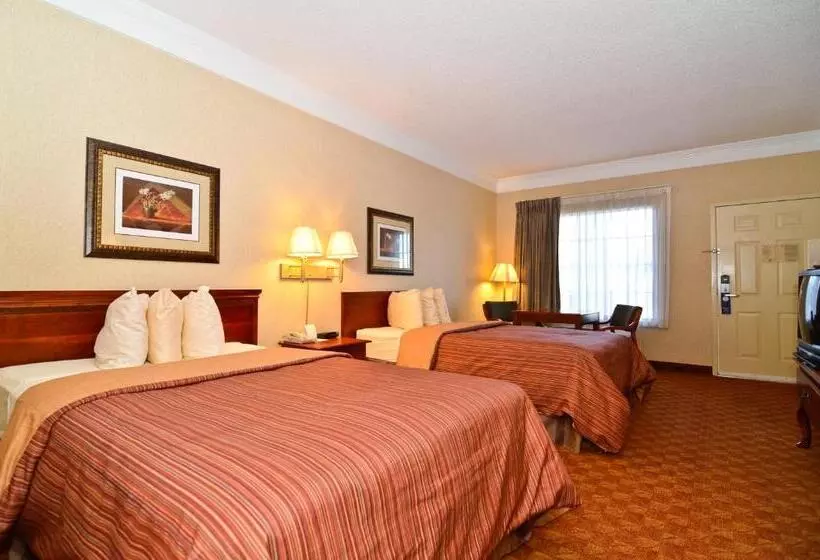 モーテル Peach State Inn & Suites