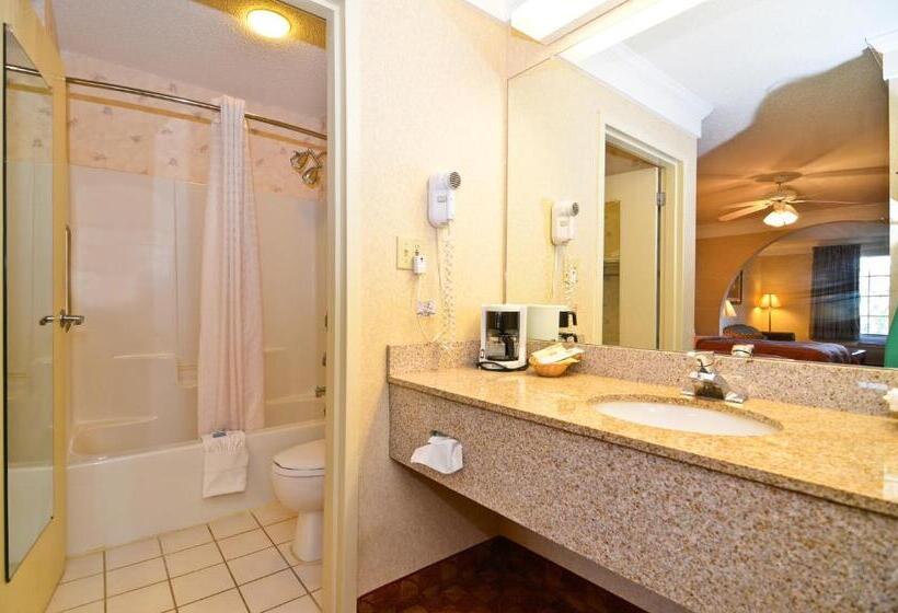 모텔 Peach State Inn & Suites