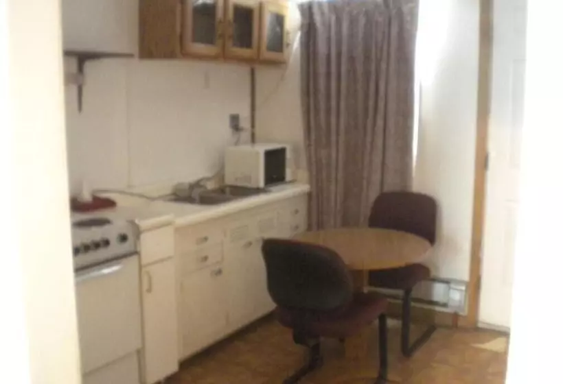 Riverside Motel