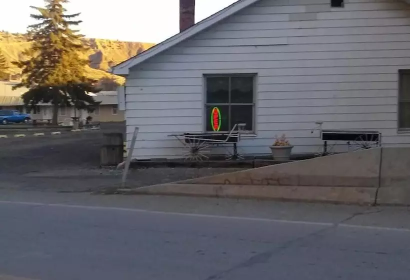 Riverside Motel