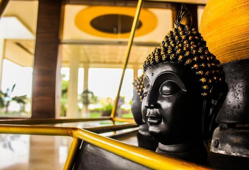 Solitaire Hotel And Resorts