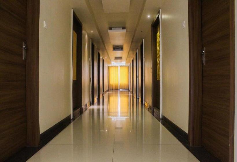 Solitaire Hotel And Resorts