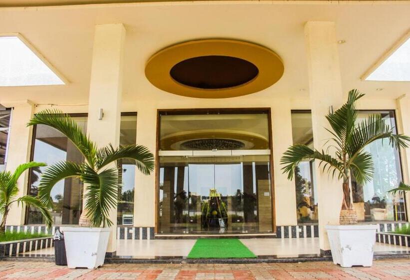 Solitaire Hotel And Resorts