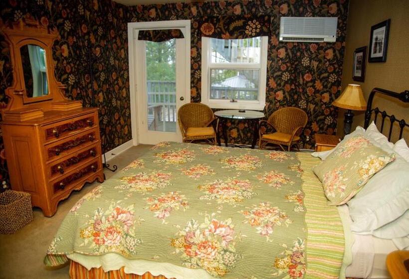 Sylvan Inn Bed & Breakfast