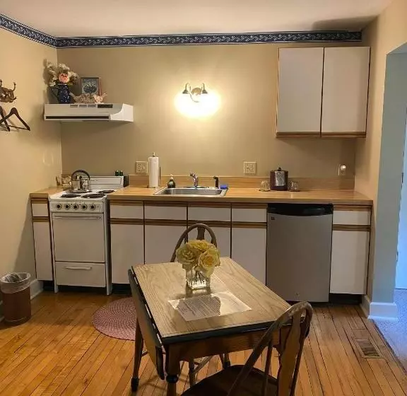 Sylvan Inn Bed & Breakfast