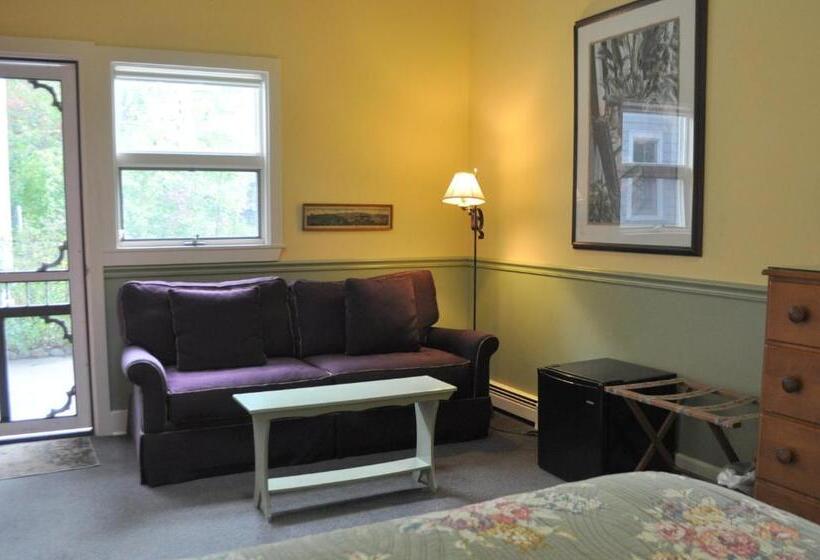 Sylvan Inn Bed & Breakfast