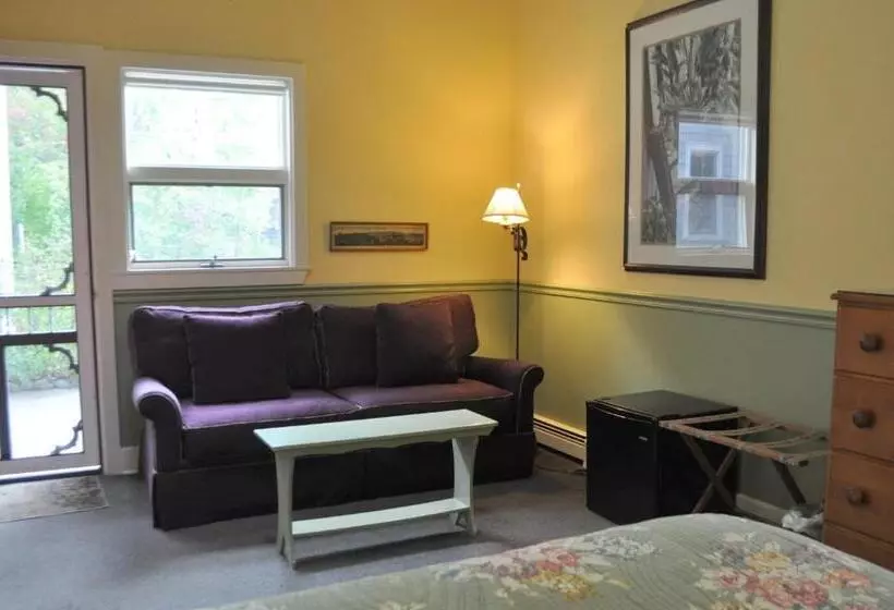 Sylvan Inn Bed & Breakfast