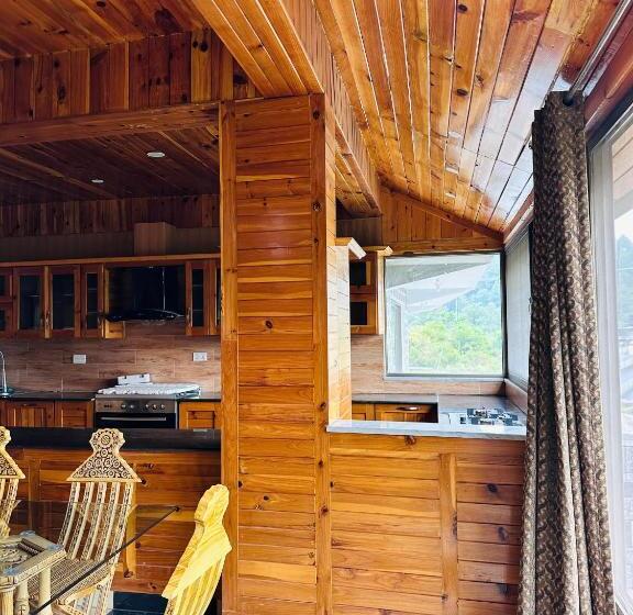 تختخواب و صبحانه Hill Side Cottage