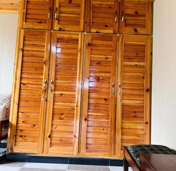 تختخواب و صبحانه Hill Side Cottage